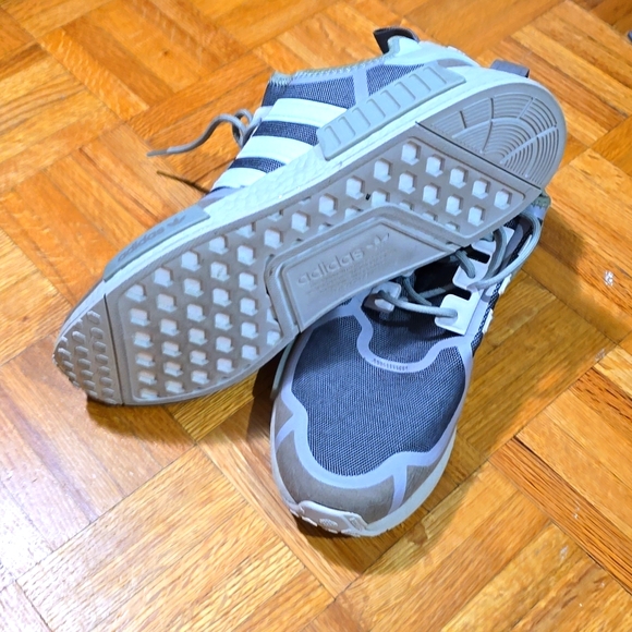 MENS Adidas NMD size 10 - Picture 3 of 4